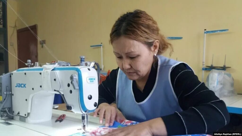 Швея вакансия пятигорск. Швея кыргызстан. швея бишкек. швейники бишкека. швея лалафо.