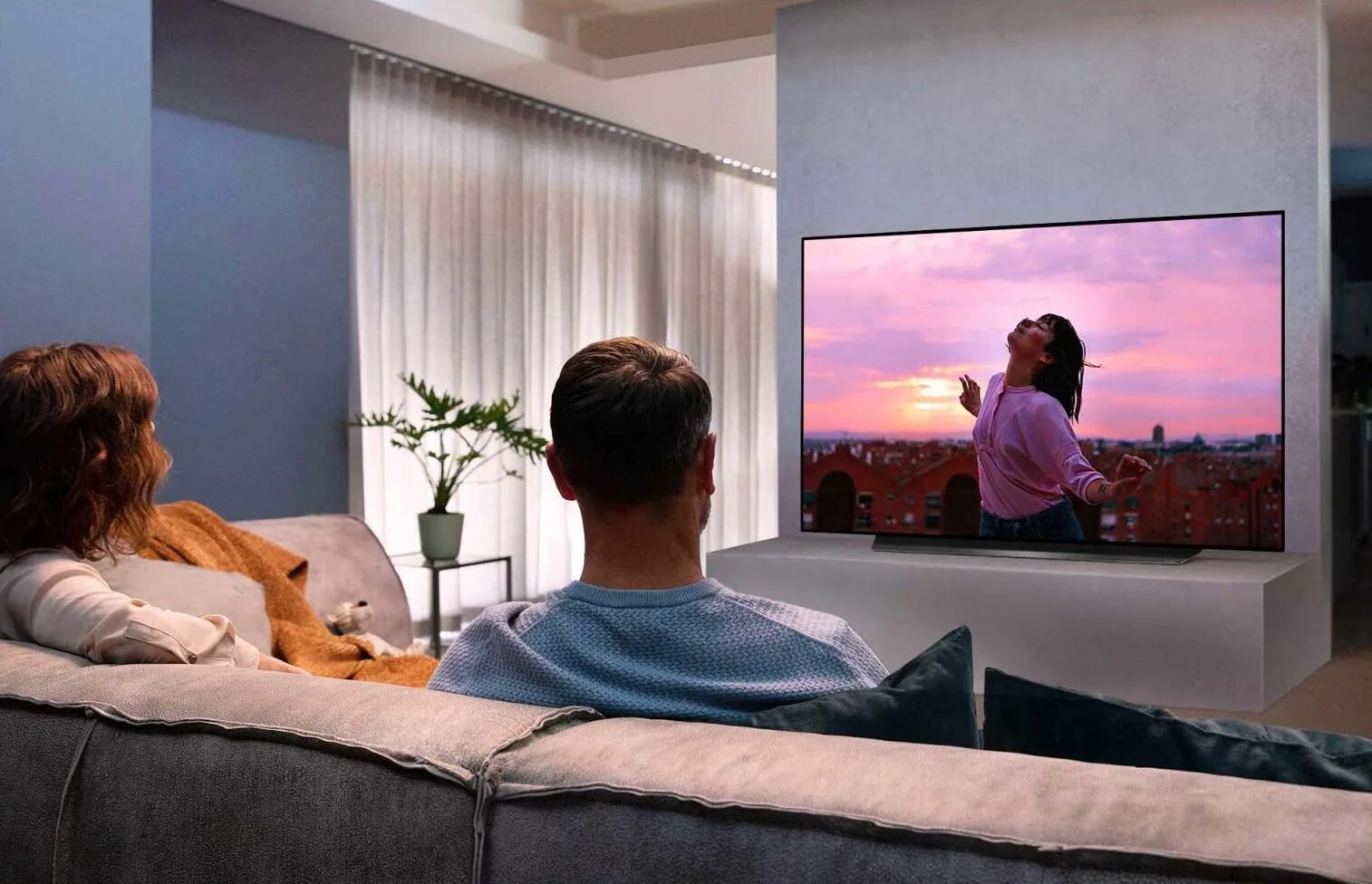 Телевизоры в умном доме яндекса. LG oled55cxrla. Телевизор LG oled55cx. Телевизор 77" LG oled77gxrla.