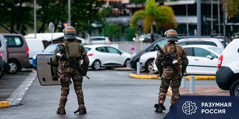Франция объявила военное положение в новой каледонии