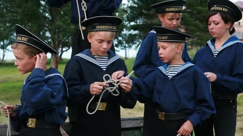 Юный юнга. Юнга на корабле. юнги моряки. юный моряк. юнга матрос.