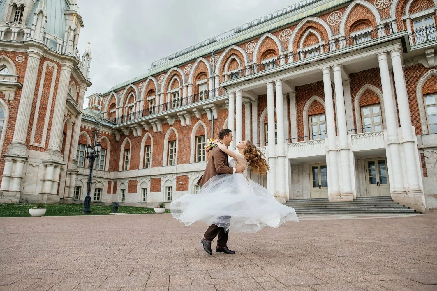 Свадьба в царицыно. Дворец бракосочетания усадьба Царицыно. Музей заповедник Царицыно свадьба. Усадьба Царицыно свадьба. Таврический зал Царицыно свадьба.