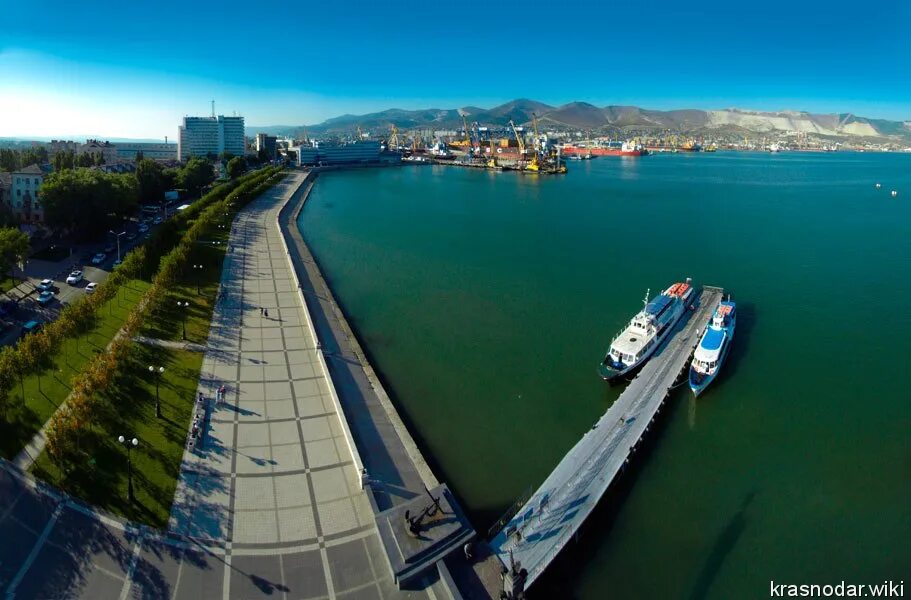 Авито краснодарский новороссийск. Новороссийск / Novorossiysk. Новороссийск набережная. Новороссийск вид с набережной. Центральная набережная Новороссийска.