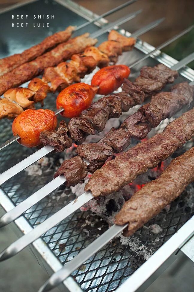 Kebab grill. Хоровац кебаб. Армянский мангал для шашлыка. Ереван шашлык кебаб. Armenian шашлык Kebab.