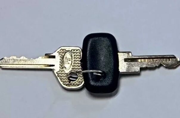 7 серий ключ от. Ключи от машины ваз 2107. ключи зажигания от ваз 2107. ключи от ваз 2106 заводской.
