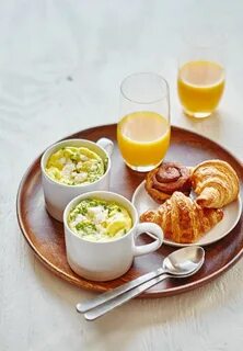 Вкусный завтрак с молоком