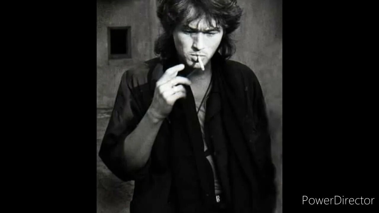 Курящий цой. Виктор цой с сигаретой. Александр липницкий и цой. Что курил виктор цой. Виктор цой 1982.