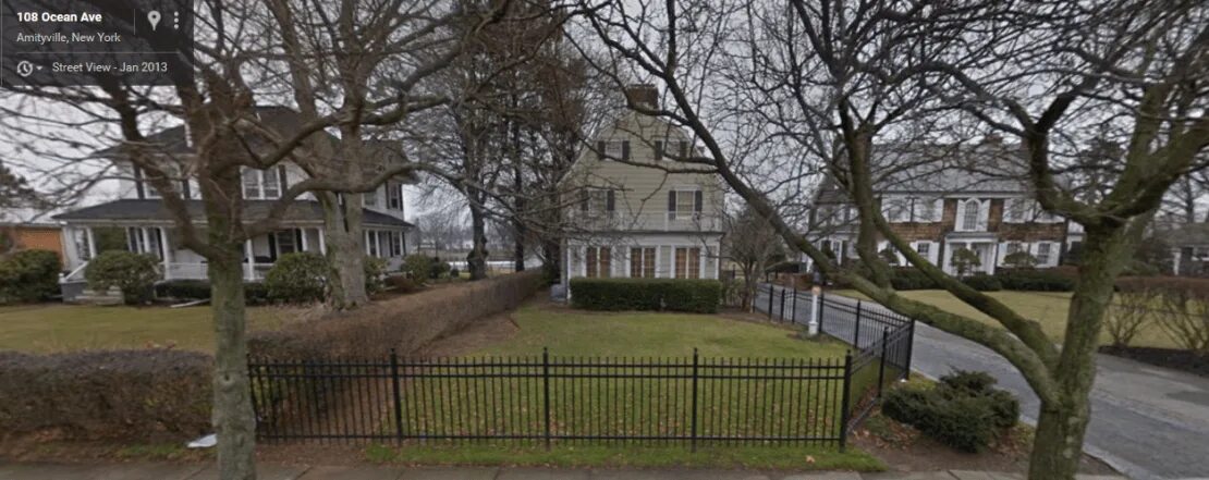 Дом в амитивилле на оушен-авеню 112 сейчас. Лаборатория доктора рида на оушен авеню. Дом на оушен-авеню 112. Оушен авеню 112 амитивилля. Оушен авеню 112.
