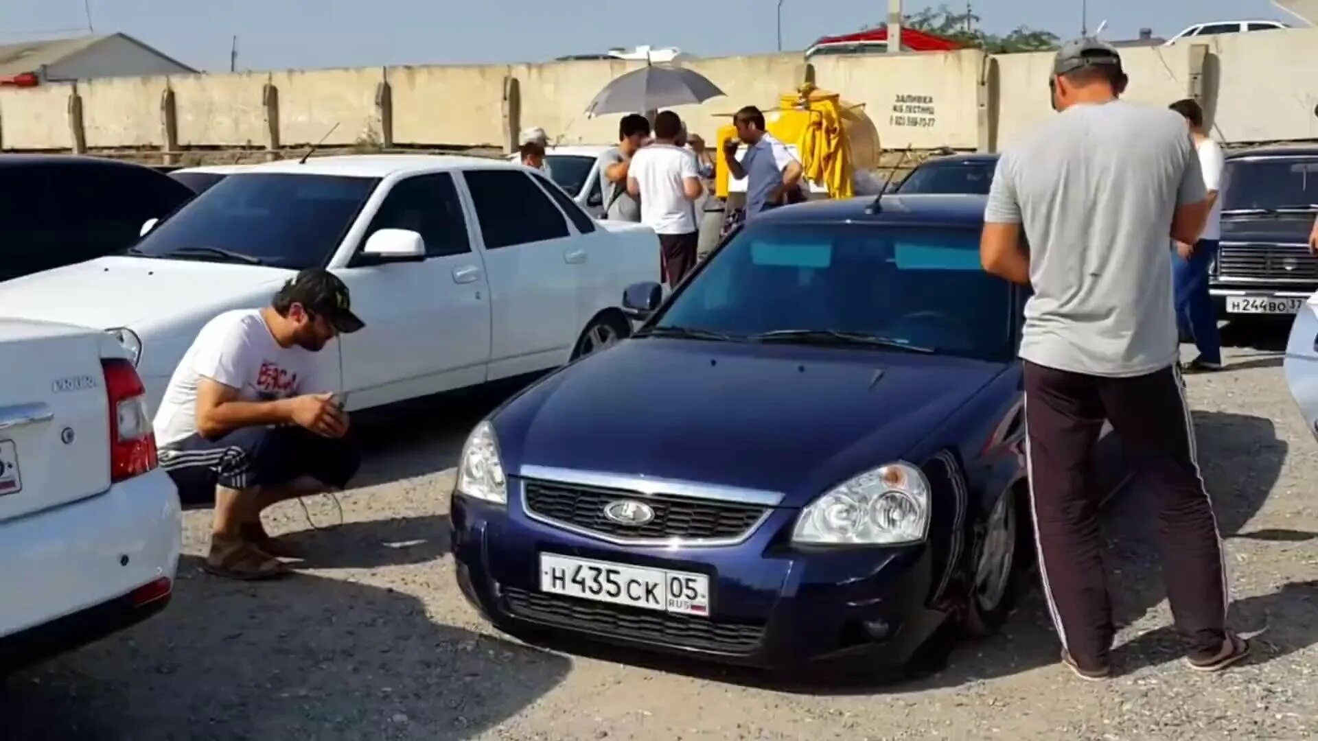 Дербент drive. Тюнинг по кавказски. Жигули с крыльями. Машина в канал дагестан. Машина в канал дагестан.