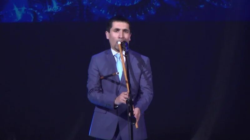 Певец юнир сагинбаев. Певец юнир сагинбаев. Сагинбаев урал ринатович. Юнир сагинбаев тэгэрэне алмалай гумер текст песни. Идель сагинбаев курай.