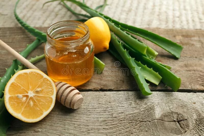 Мед.лимон грецкие орехи алоэ. Алоэ с медом и лимоном. Мед с орехами и соком алоэ. Алоэ мед орехи