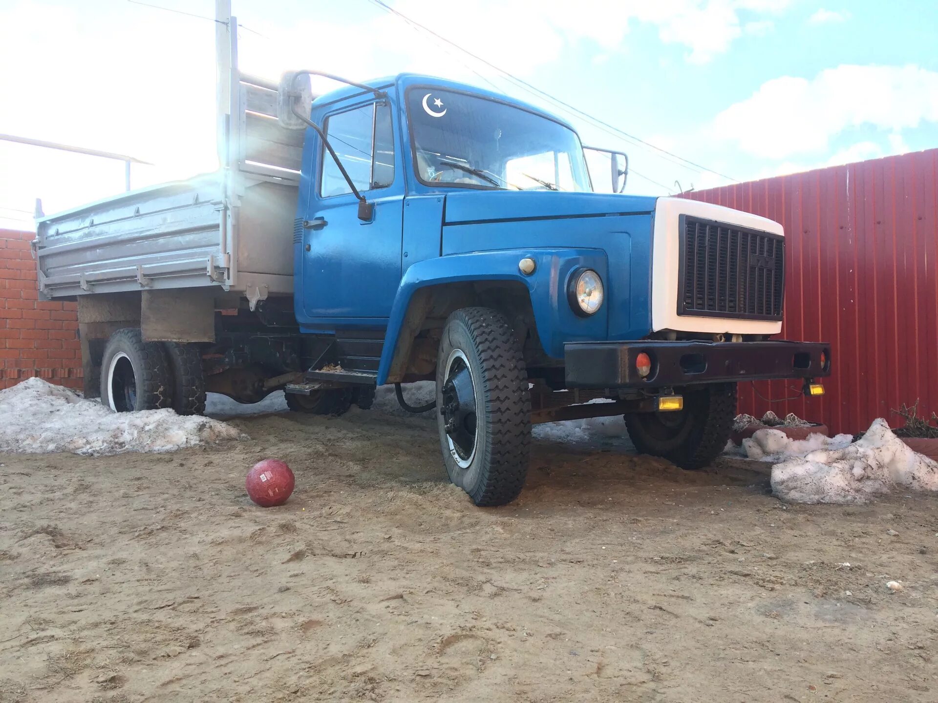 Трубочка для газиков. Газ 69 газик. Много газика. Водитель газика. Газик 3220.