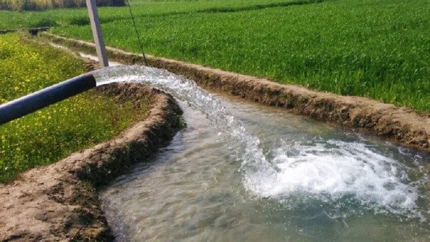 Орошение морской водой. HDPE Pipe Irrigation Systems. Каналы для орошения полей. Орошение водоемов. Канава для полива полей.