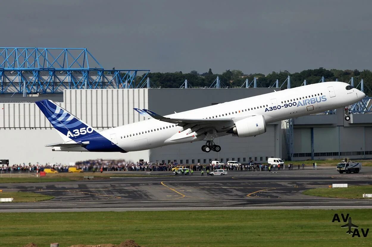 Airbus a380 superjumbo jet. Аэробус а350. Новый самолет аэробус. Новый аэробус. Новый аэробус.