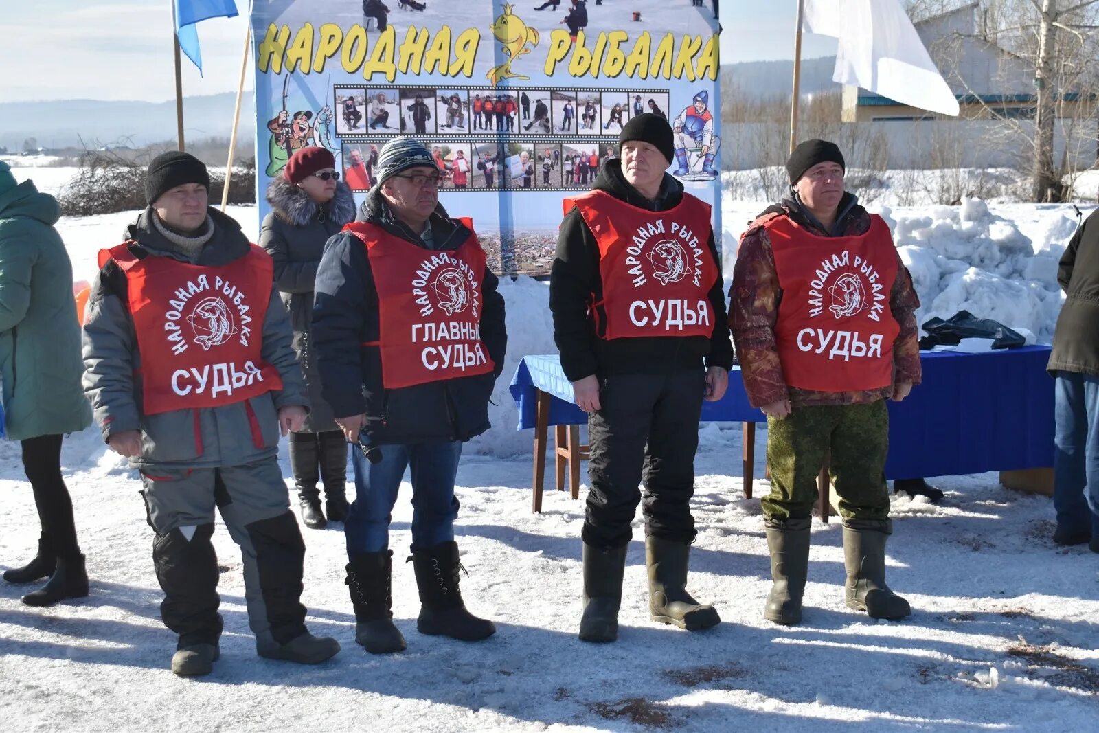 Киренск сегодня. Барахолка Киренск. Киренск рыбалка. КДЦ звезда г.Киренск. Футбол Киренск.