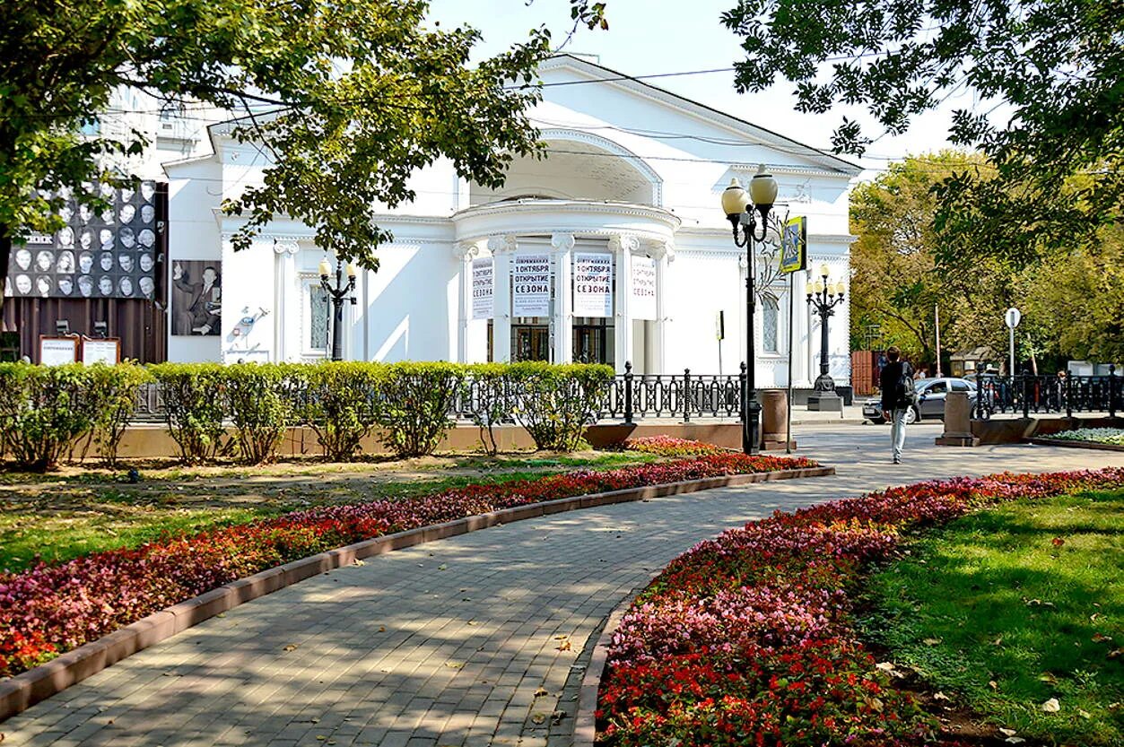 Московский театр Современник. Театр Современник чистые пруды. Театр Современник на Чистопрудном бульваре. Театр на чистых прудах.