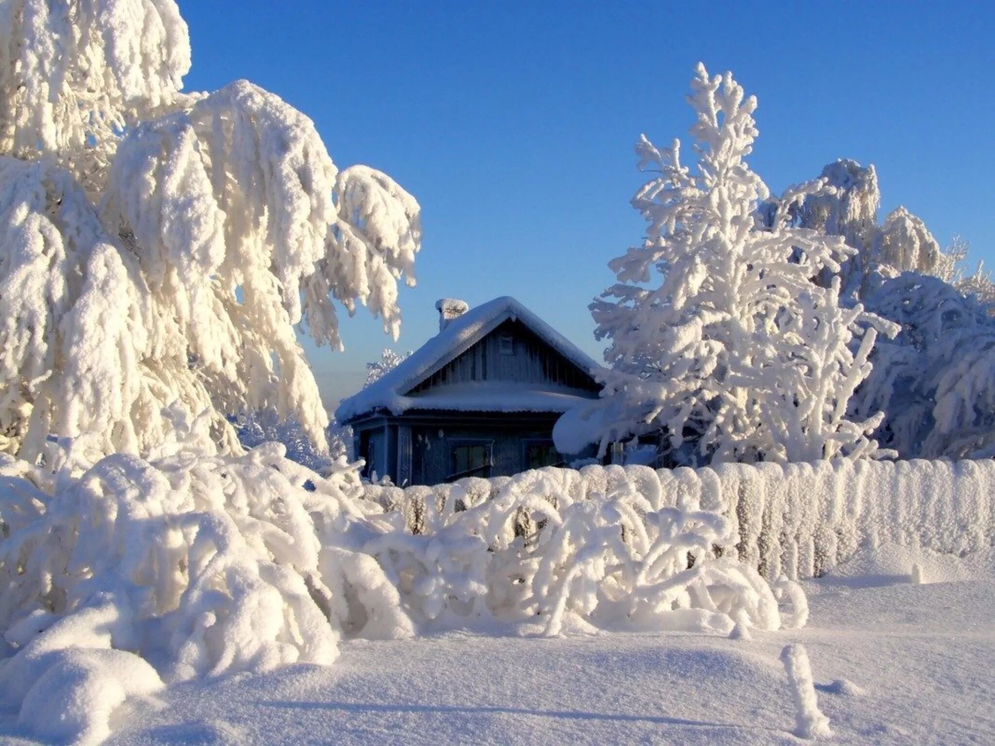 Деревня в снегу. Снег в селе. Зима в деревне. Деревенский домик зимой.