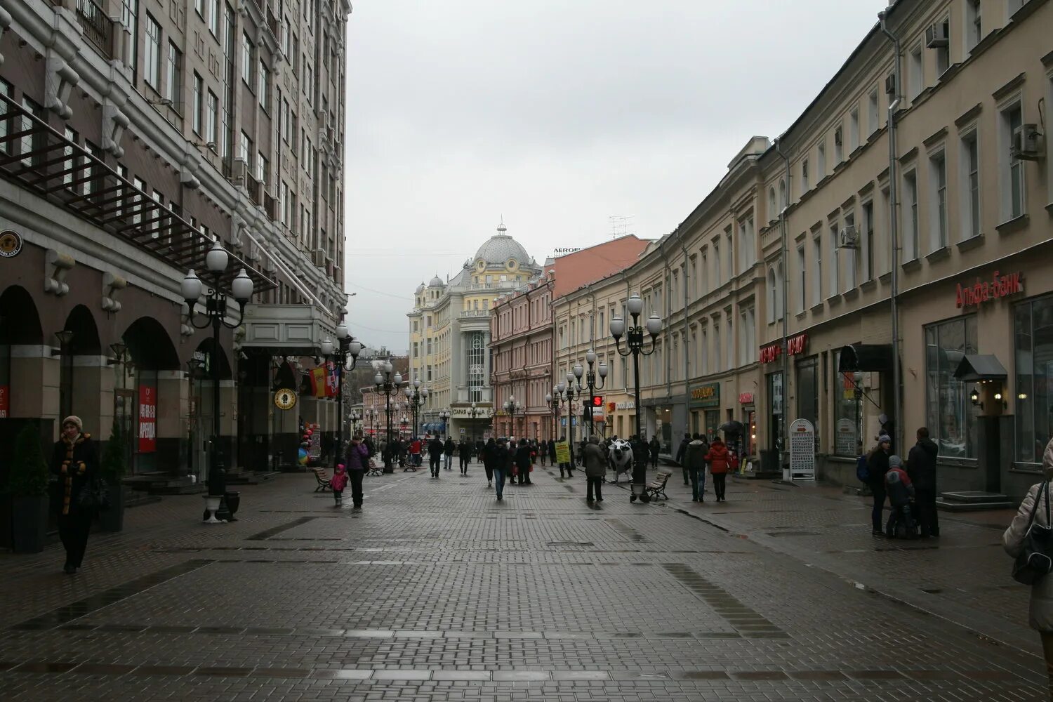 Арбатская улица москва. Улица Арбат. Арбат пешеходная улица. Старый Арбат Москва. Арбат в Питере.