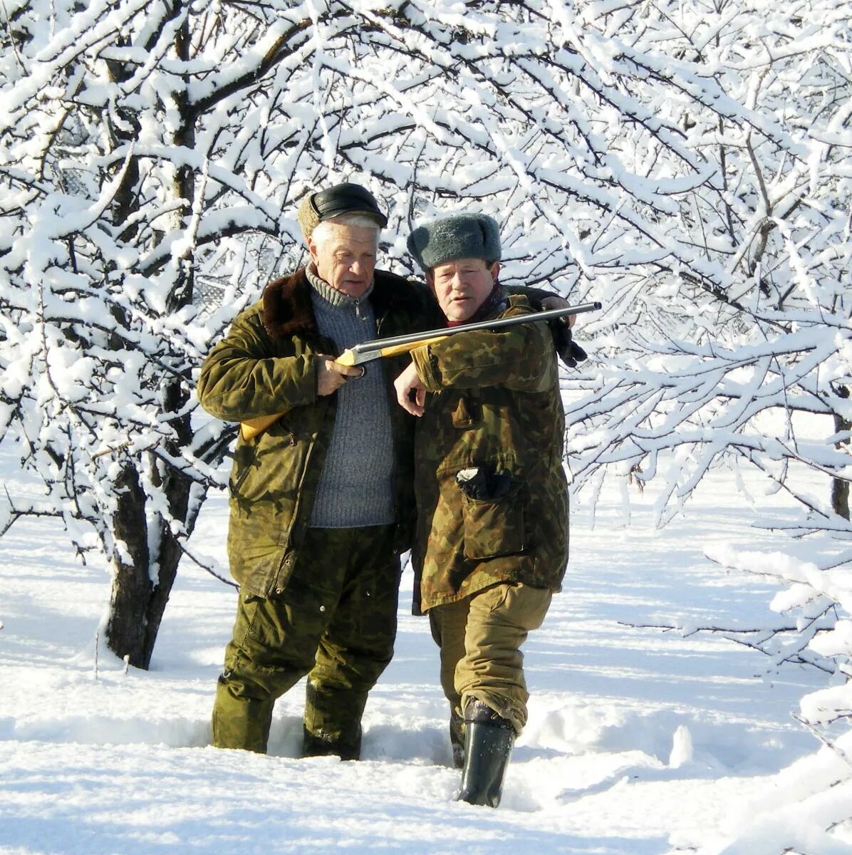 Охота иллюстрации. Про два охотника. Охотник в лесу. Frank weston benson картины. Ружья для охоты.