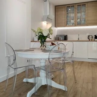 Столы в интерьере кухни