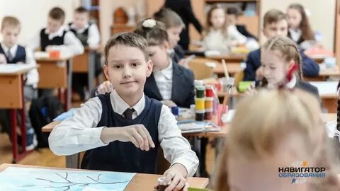 Учащийся пятого класса на уроке