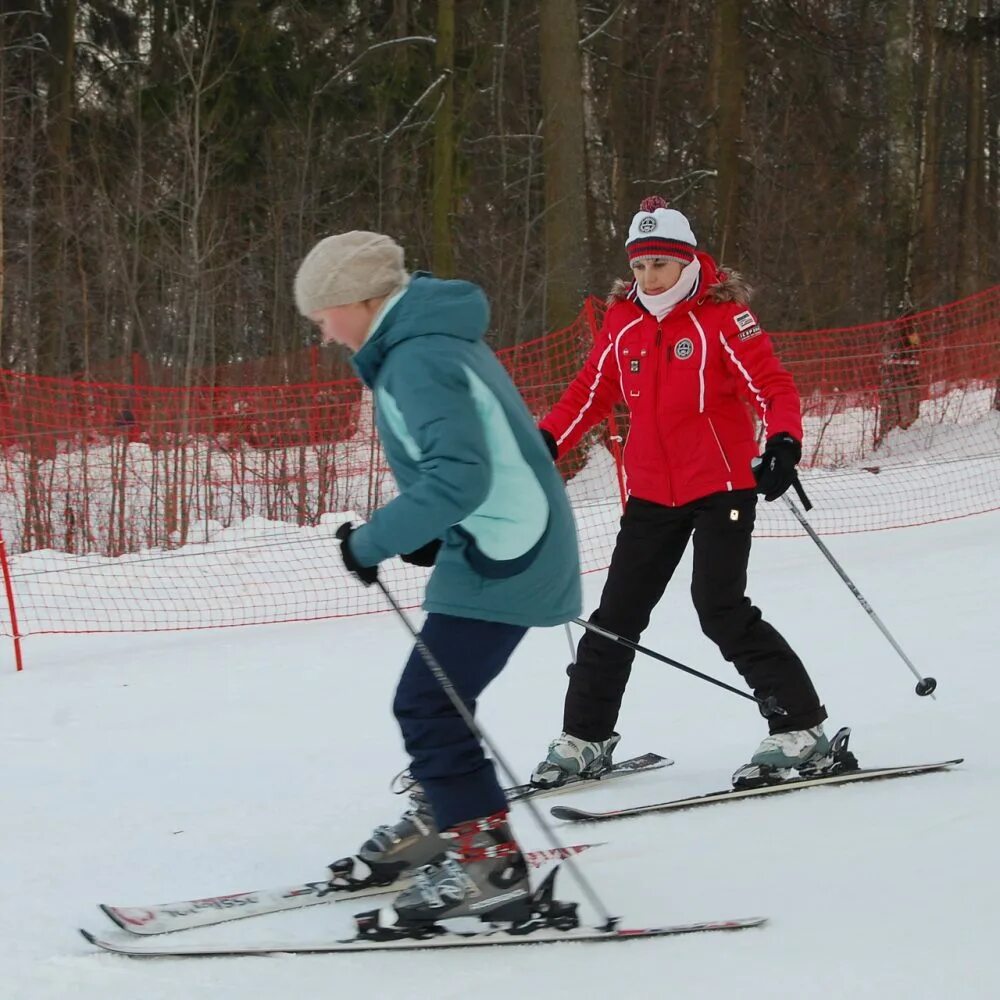 Учебный склон smartsnow. Горнолыжная школа куркино. Горнолыжная школа. Учебный склон smartsnow. Учебный склон smartsnow.