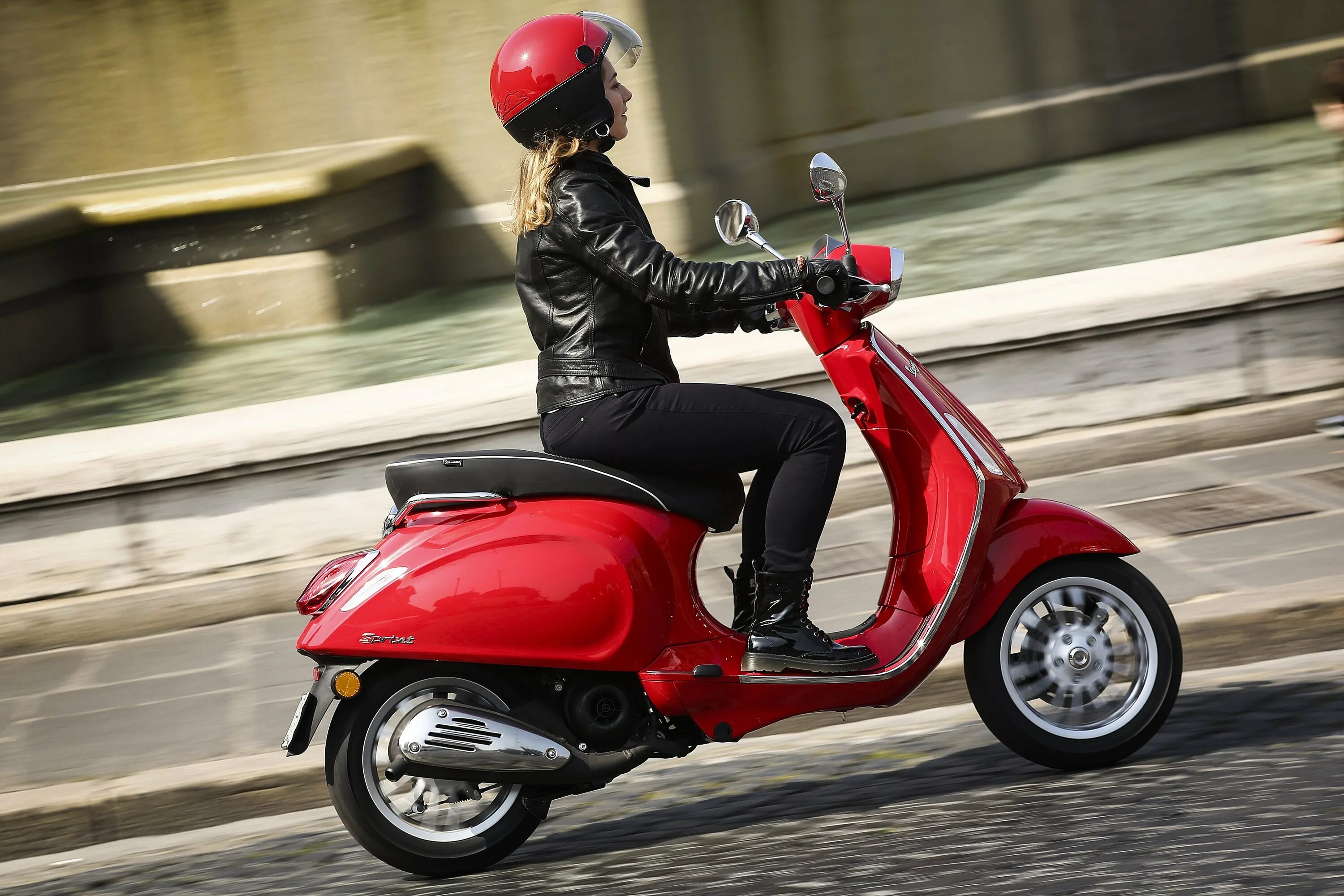 Vespa Sprint 125. Vespa Sprint 50. Мотороллер Vespa v1 125. Веспа скутер до 50.