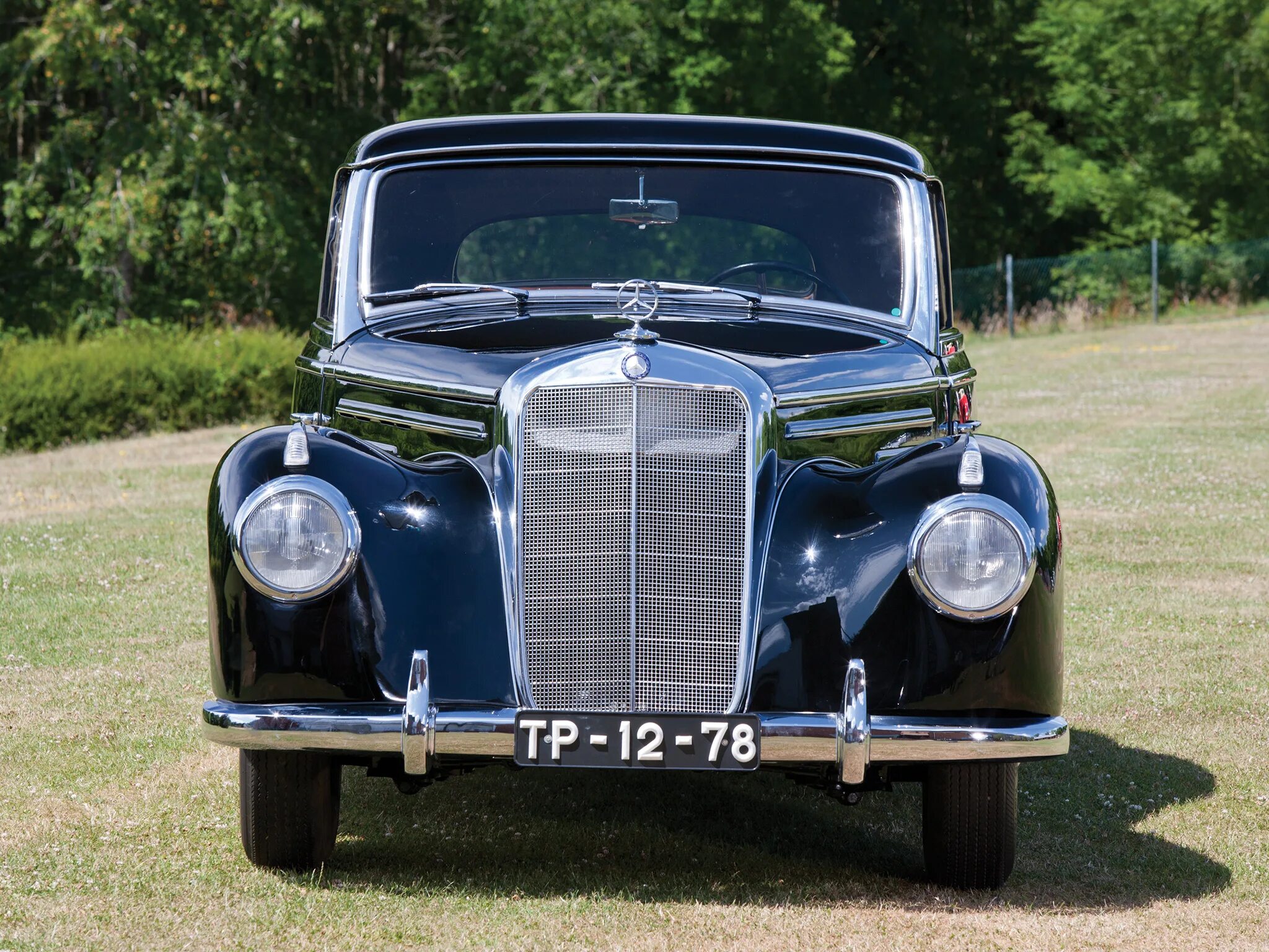 Мерседес Бенц 1954. Mercedes 220 1954. Mercedes-Benz 220 w187 (1951). Mercedes Benz 1954 года.