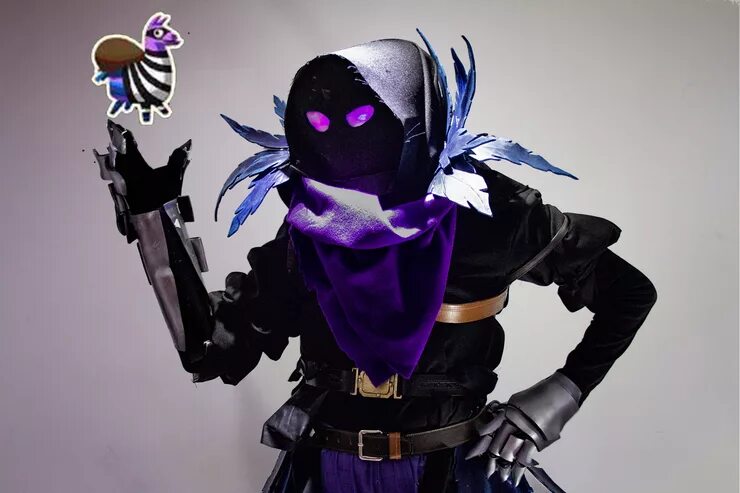 Скин косплей. ФОРТНАЙТ Рэйвен. Лисица охотница ФОРТНАЙТ. Fortnite Raven Costume. Косплей ворона ФОРТНАЙТ.