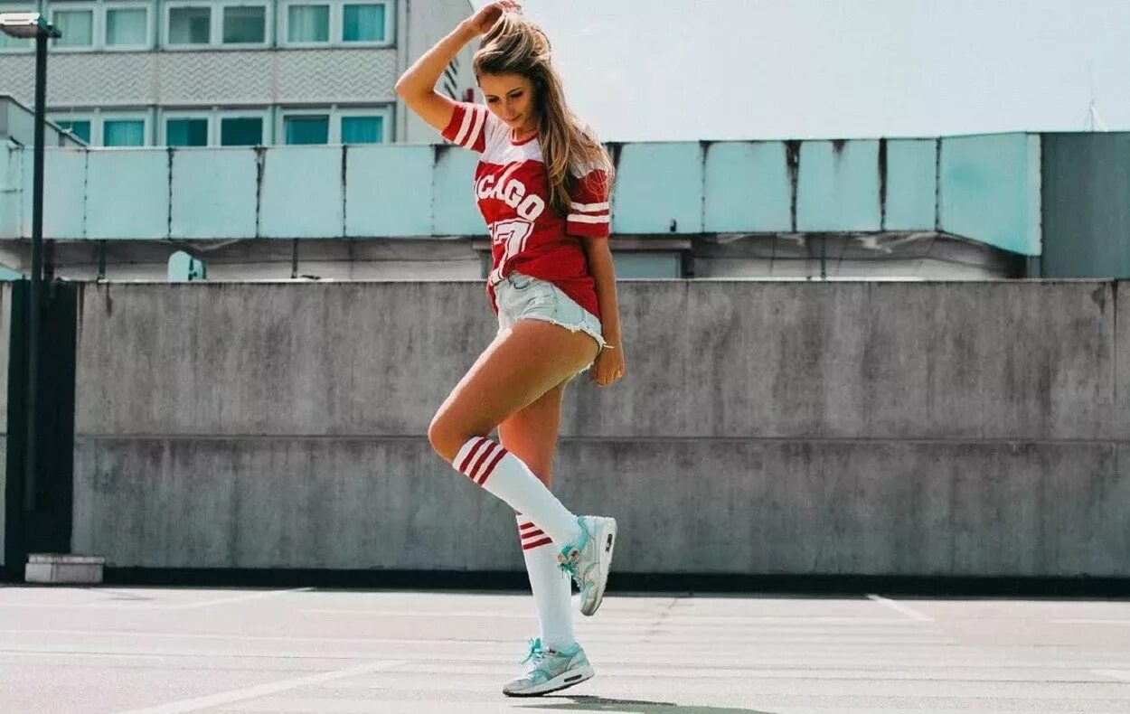 Девочка танцует шафл. Девочка танцует шафл. Leslie malave. Девочка танцует шафл. Шаффл дэнс.