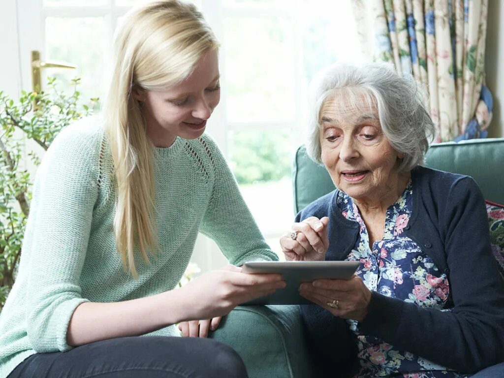 Ивляица ли родная бабушка ближайшим родственником. Клип бабушка завещание. Пенсионер подписывает. Бабушкино наследство фото для детей. Пожизненная рента картинки.