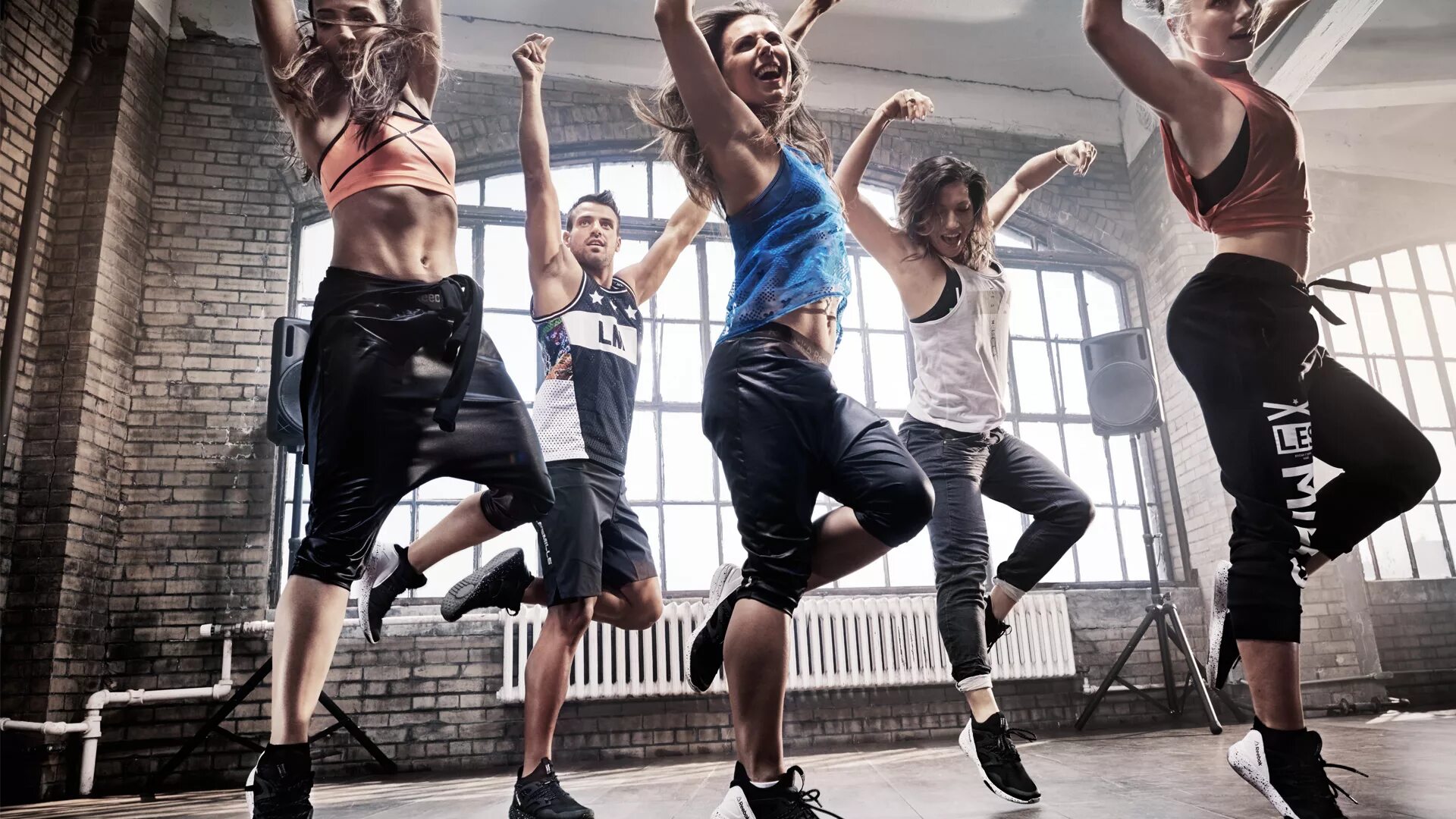 Les Mills sh'Bam. Les Mills зумба. Sh Bam танцы. Современные танцы.