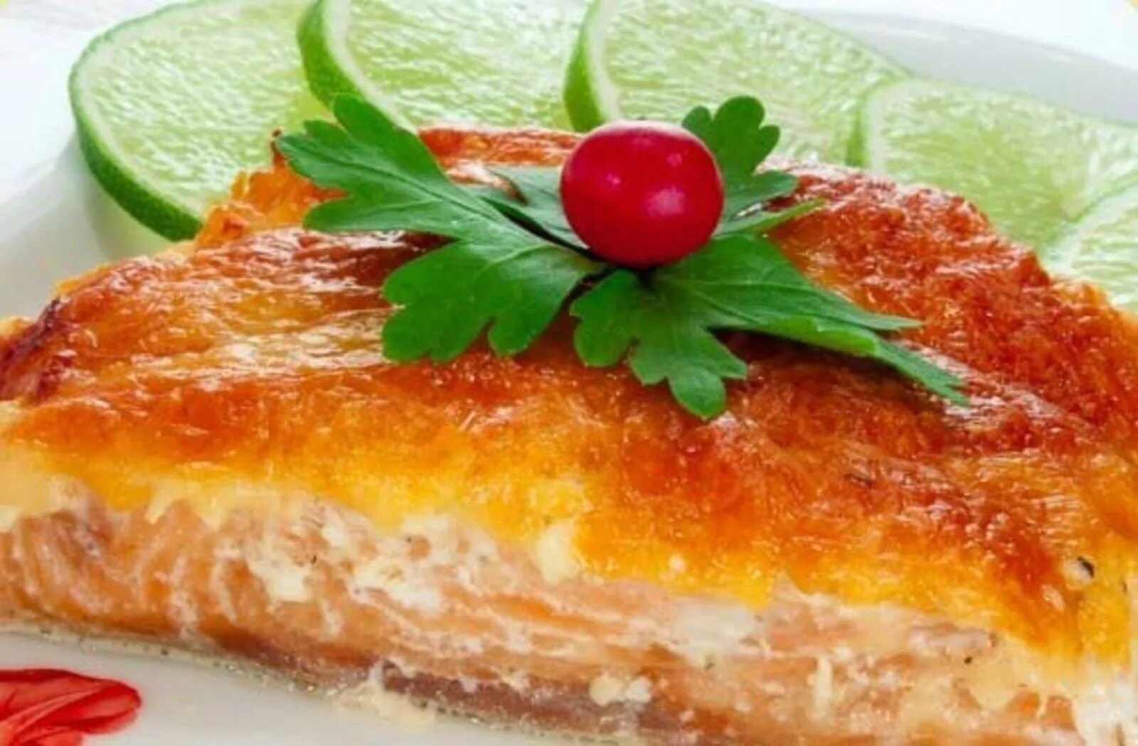 Вкусно приготовить филе горбуши в духовке. Горбуша под сыром. Семга под сыром. Семга под сыром в духовке. Горбуша под сыром в духовке.