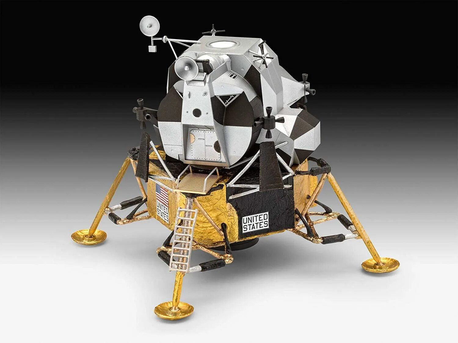 Лунный модуль Аполлон 11. Аполлон 11 Revell. Apollo Lunar Module Eagle Revell. Лунный посадочный модуль Аполлон 11.