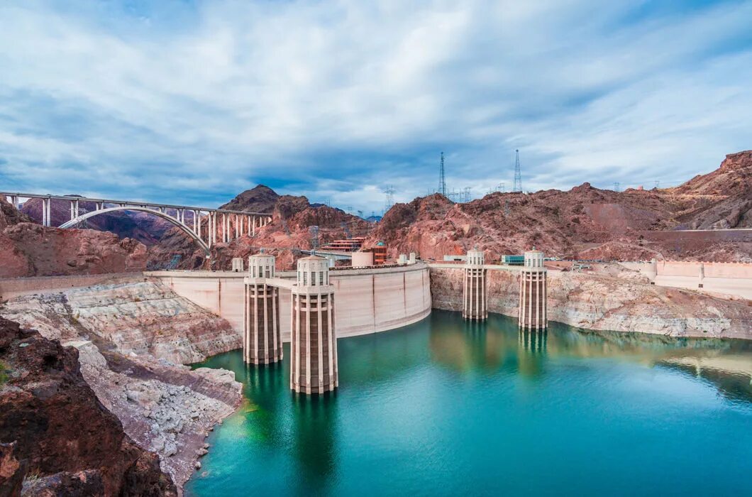Таум саук гэс. Гидроэлектростанции швейцарии. Плотина гувера. Город дамба. Лос анджелес плотина.