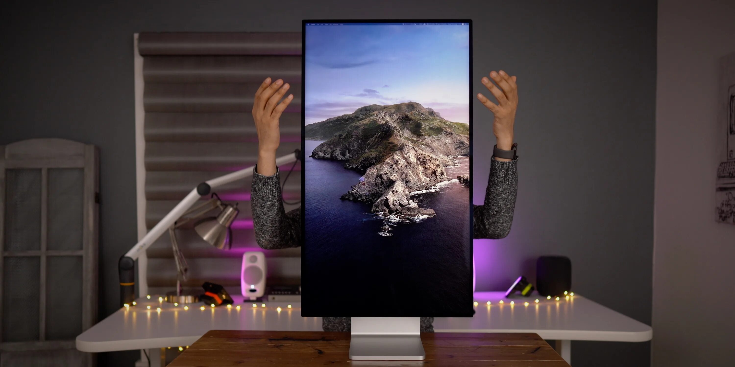 On full display. Apple pro display xdr. pro display xdr macbook. imac pro xdr. обои с apple pro display xdr.