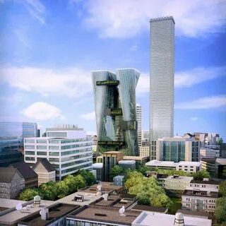 Метрах в пяти от огромного здания