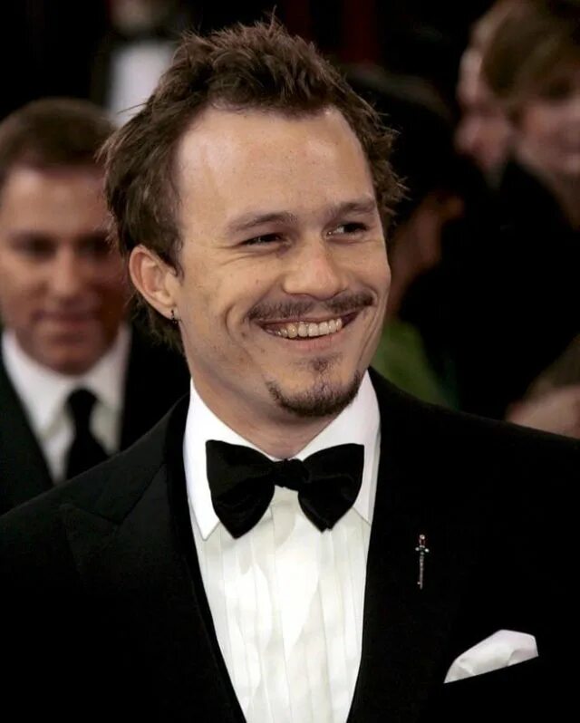Хит леджер оскар посмертно. Хит леджер оскар. хит леджер оскар 2006. оскар 2009 хит леджер. оскар 2008 хит леджер.