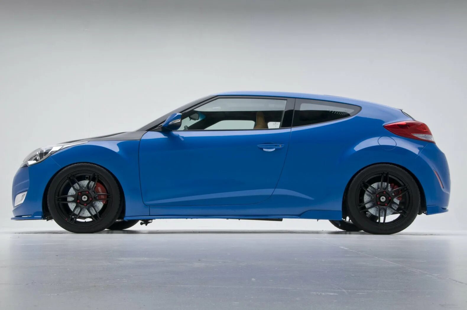 Pm car. Хендай велостер 2018. Феррари 488 писта. Toyota c-hr modellista. Pm car.