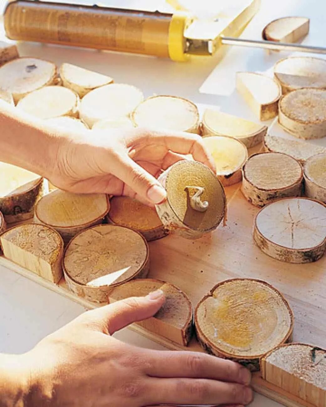 Коврик из старых колготок. Что можно делать чтобы заработать. Коллаж из монет. Что можно делать чтобы заработать. Изделия из монет.