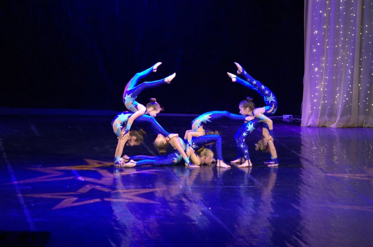 Дельфийские игры 2021 липецк. Дельфийские игры 2021 липецк. Цирковая студия липецк. Цирковая студия бим бом. Отчетный концерт циркового искусства.