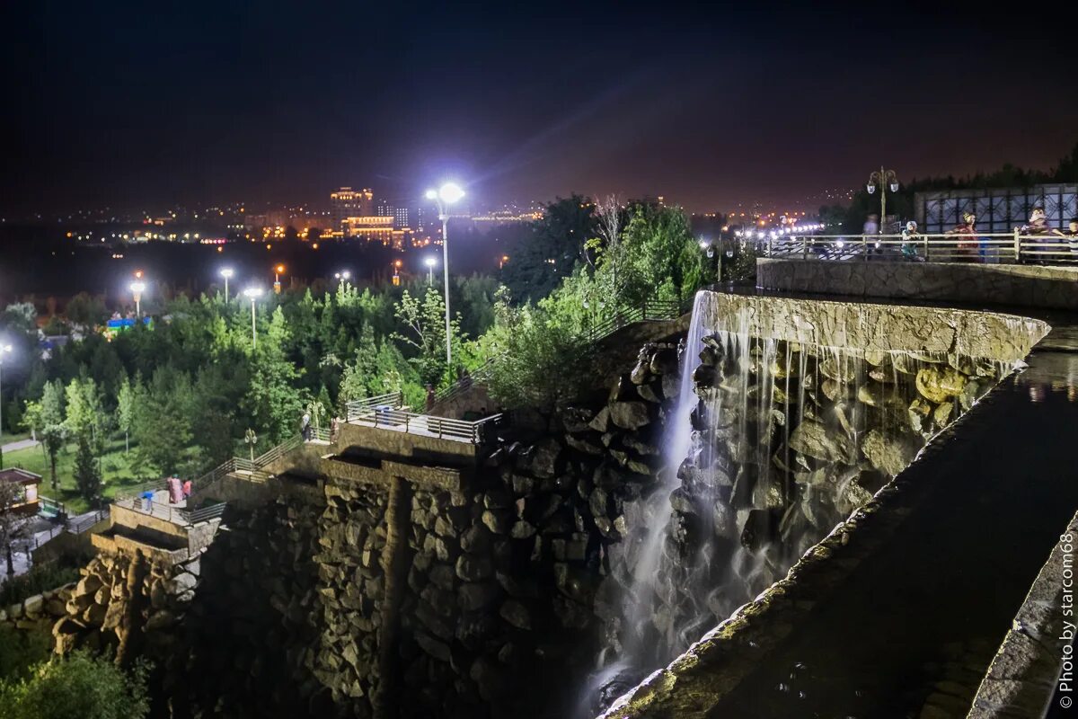 Кохи наврузгох таджикистан. Душанбе парк боги рудаки. Душанбе столица водопад. Водопады в таджикистане душанбе. Дворец нации (душанбе).