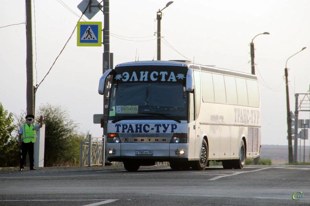 Общественный транспорт элиста. Автобусы транс тур Элиста. Автобусы Элиста. Автовокзал Элиста. Автобус Элиста Ставрополь.