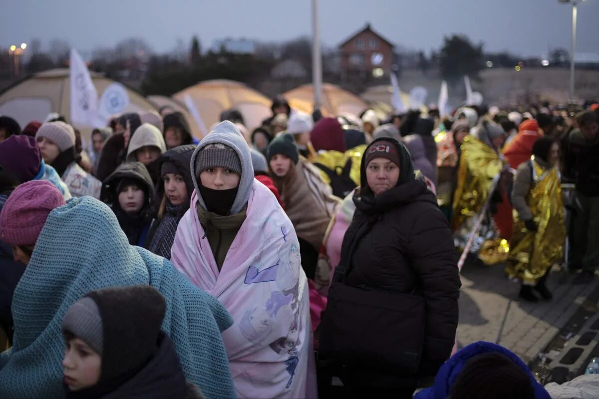 Новости главные события в мире. Беженцы с Украины. Украинские беженцы в Беларуси. Беженцы в Москве. Беженцы в Польше.