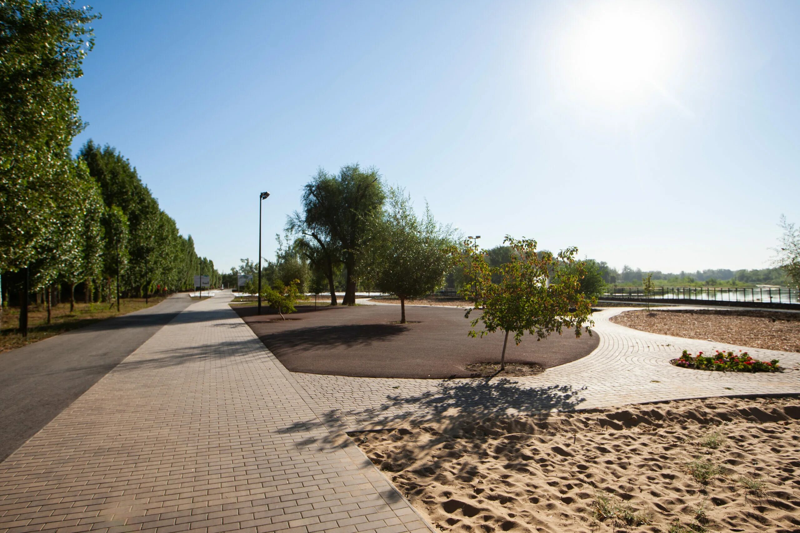 Оренбург фото 2022. Красивые клумбы орска у жильцов никель. Дизайн проект улиц оренбурга. Оренбург пешеходная улица. Благоустройство площади ленина оренбург.