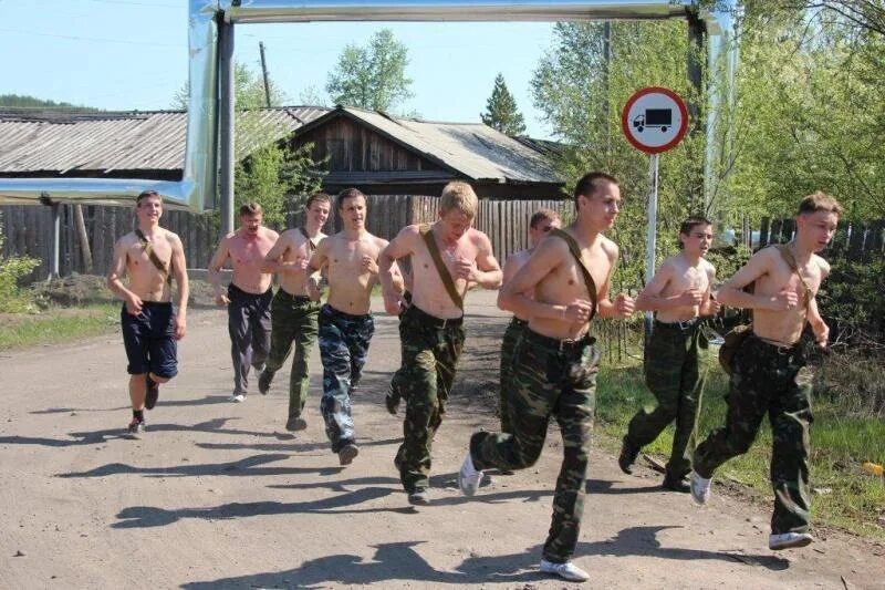 Школьники военные сборы. Школьники на военных сборах. Учебные военно-полевые сборы. Военные сборы 10 классников.