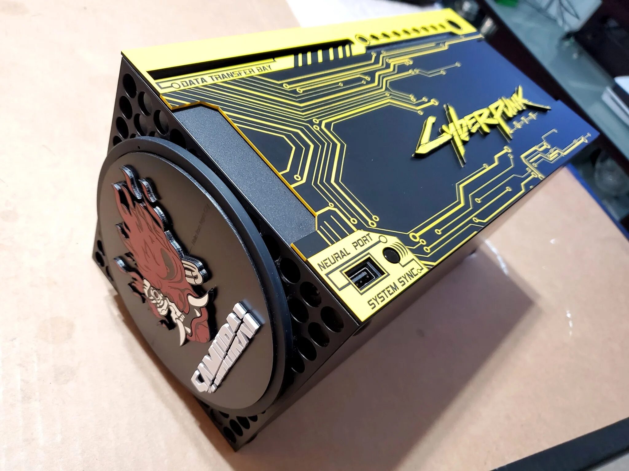 Cyberpunk custom. Киберпанк 2077 xbox series x. xbox series x cyberpunk 2077. cyberpunk 2077 xbox series s. киберпанк 2077 xbox one.