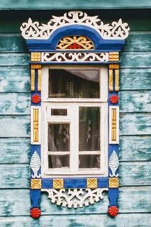 Декоративное украшение окна в русской избе
