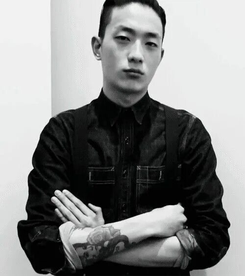 Sung jin park. Сун цзинь парк модель. Сун джин пак модель. Sung jin. Сеул 1945 дорама.