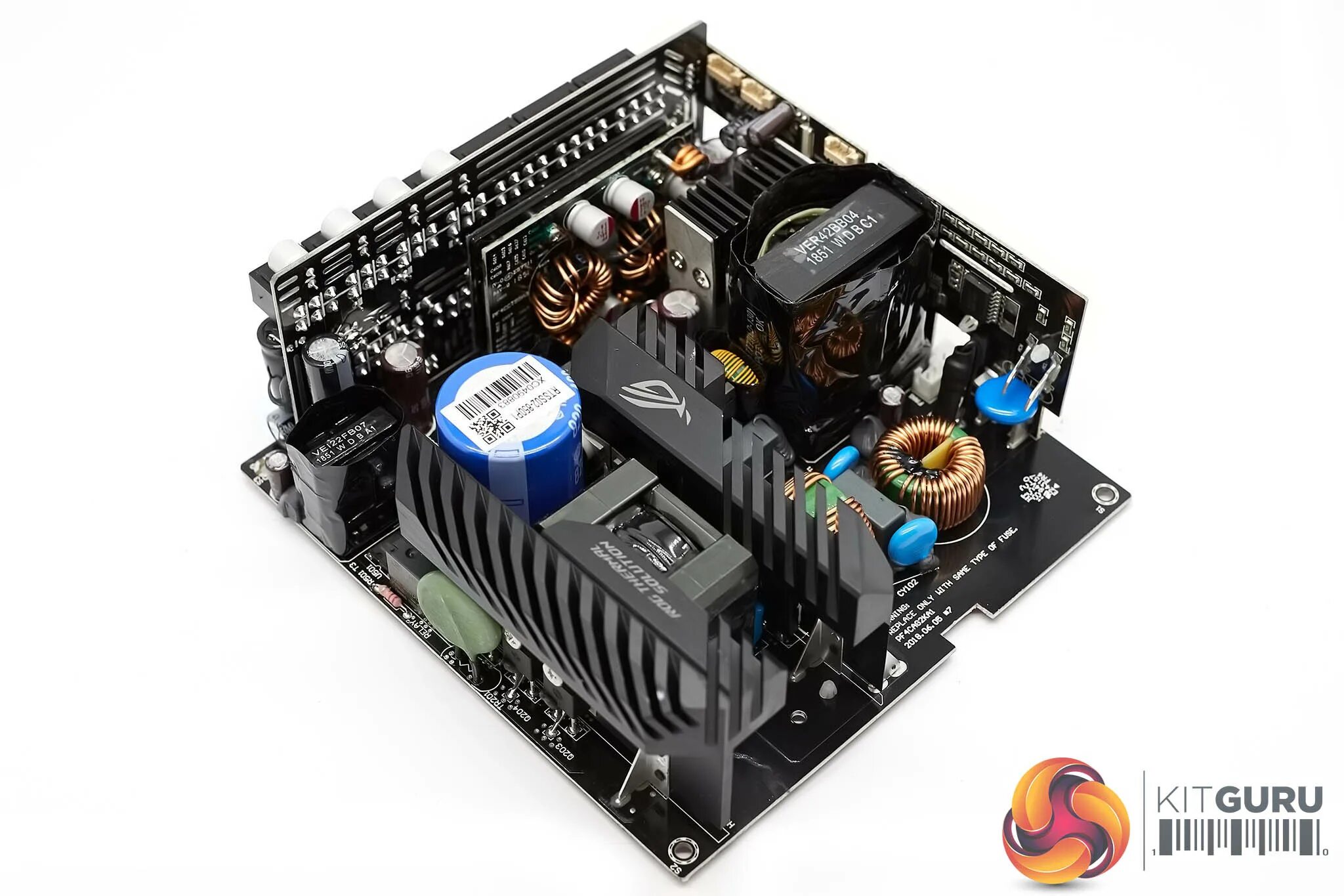 Thor 1600w titanium. Блок питания 850w asus. asus rog thor 850w seasonic cables. asus rog thor 1600w titanium. asus psu 1600w 80+ platinum rpsu.