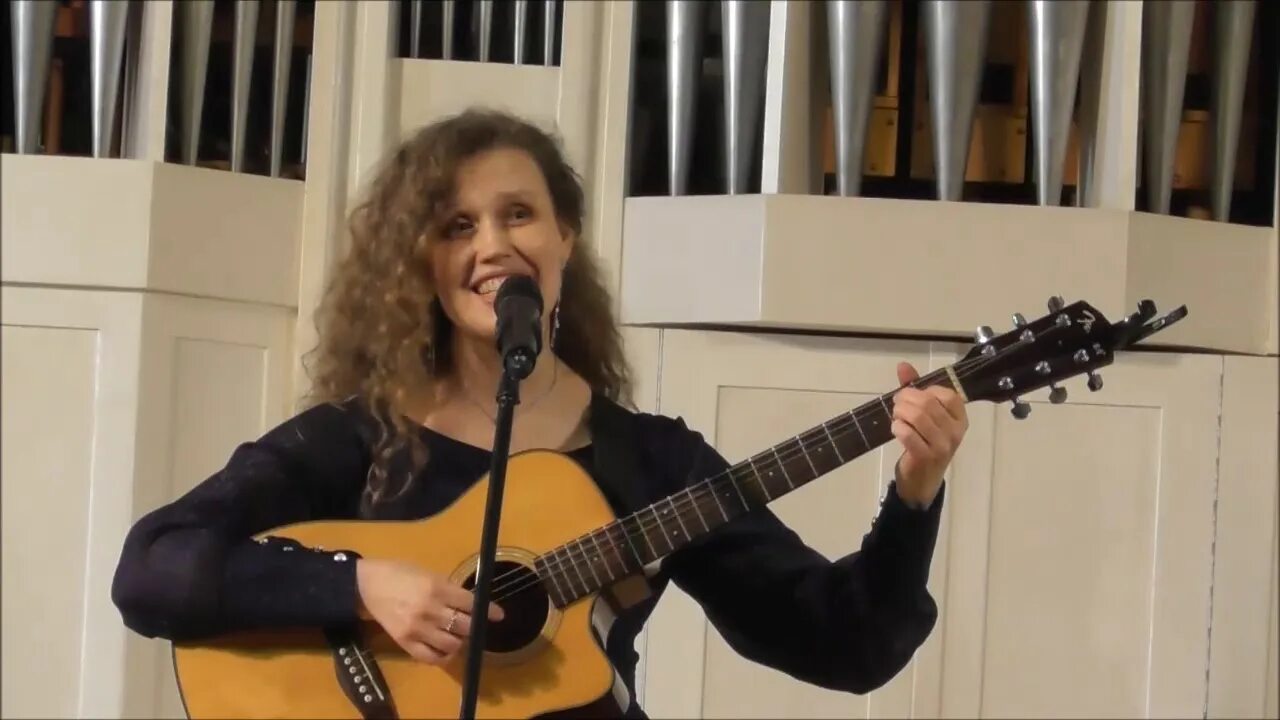 Волшебный олег. Олег митяев роддом. Митяев родильный дом слушать минус. Олег митяев волшебный дом. Митяев волшебный дом.